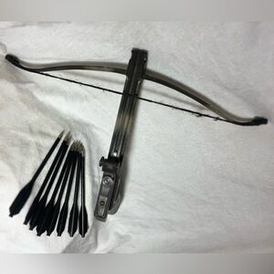 Cross Bow with Arrows